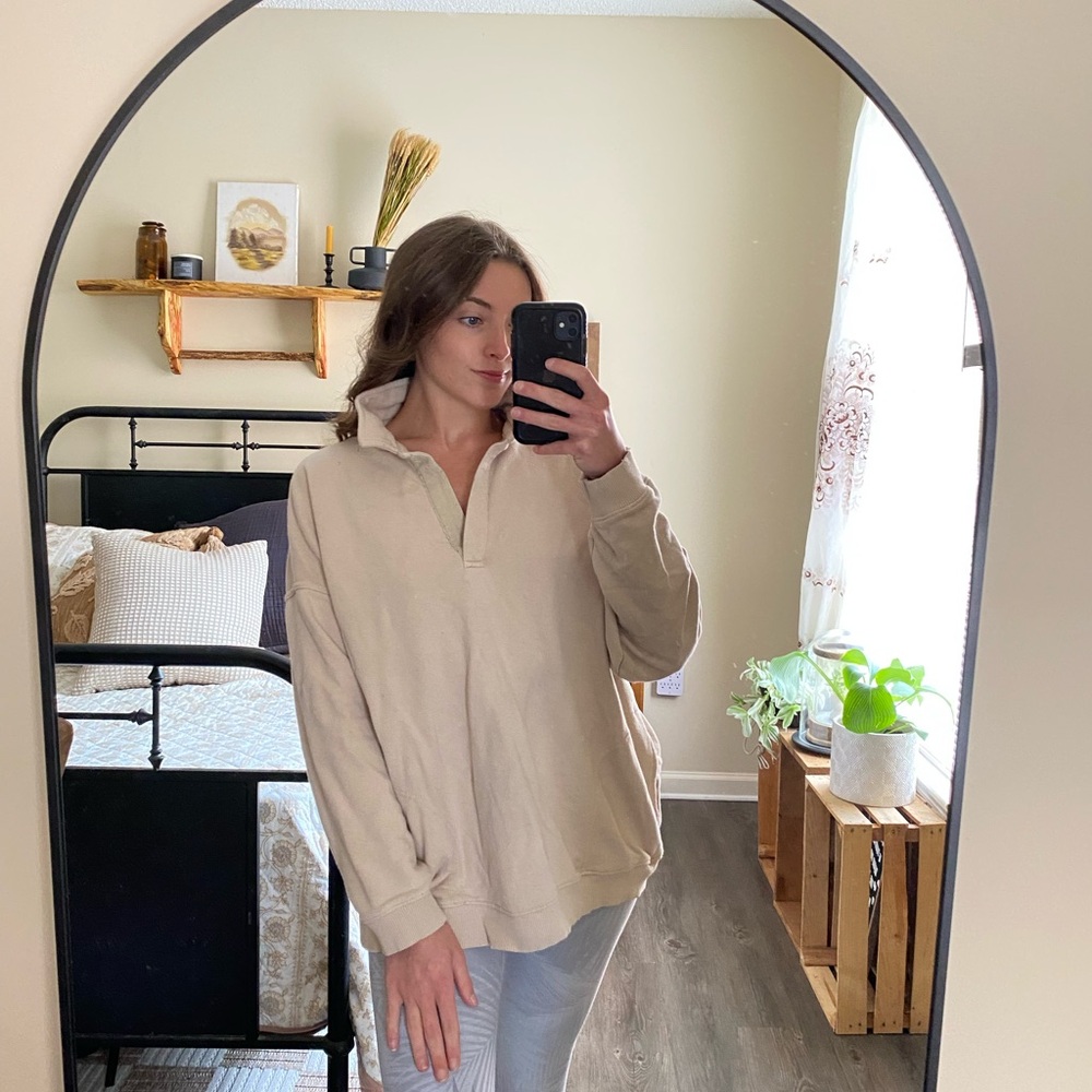Aerie Long Sleeve Tan Oversized Pullover with Side Pockets — Women’s S